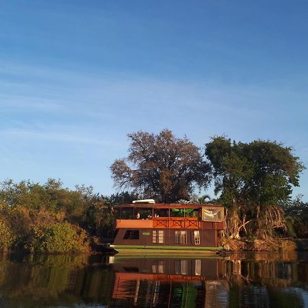 Hotel Kubu Queen Houseboat Shakawe Exteriér fotografie