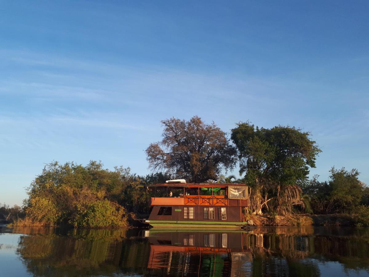 Hotel Kubu Queen Houseboat Shakawe Exteriér fotografie